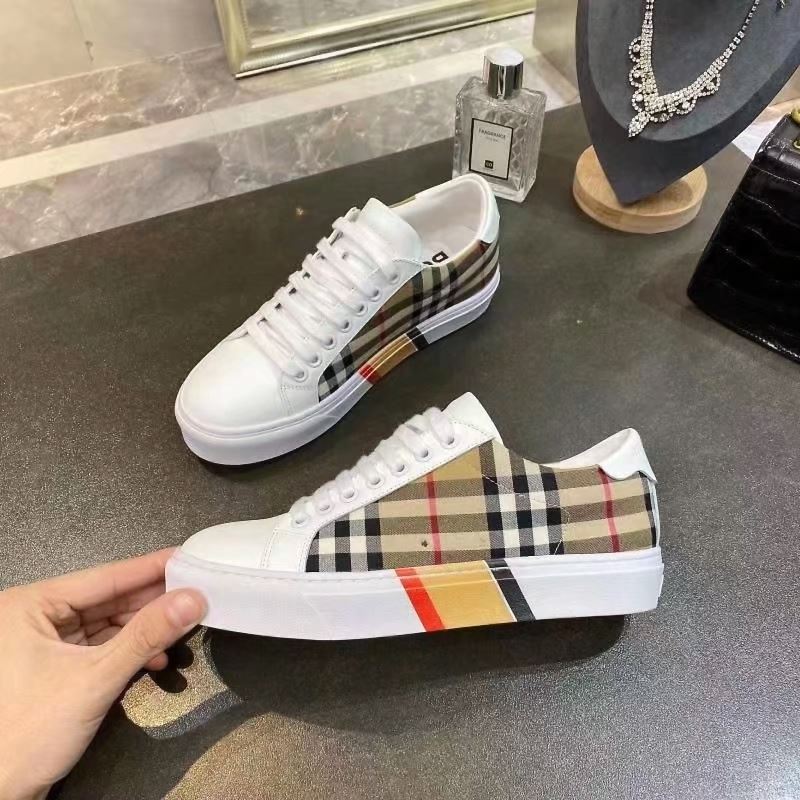 Burberry Low Shoes